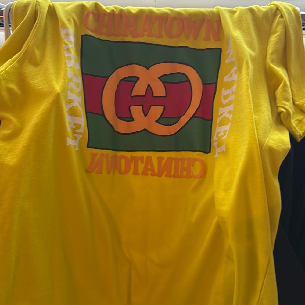 USED CHINATOWN MARKET TEE SIZE XL